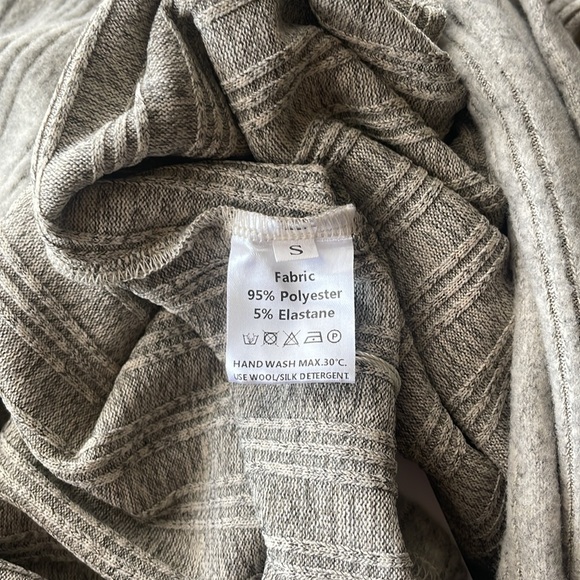 Colysmo Women's 2 Piece Set Sweater Bodycon Maxi Skirt Long Sleeve Crop Top - Picture 6 of 6